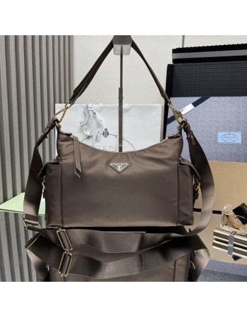 Borsa Prada Explore large in Re-Nylon e pelle PRADA