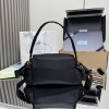 Borsa Prada Explore medium in Re-Nylon con pattina PRADA