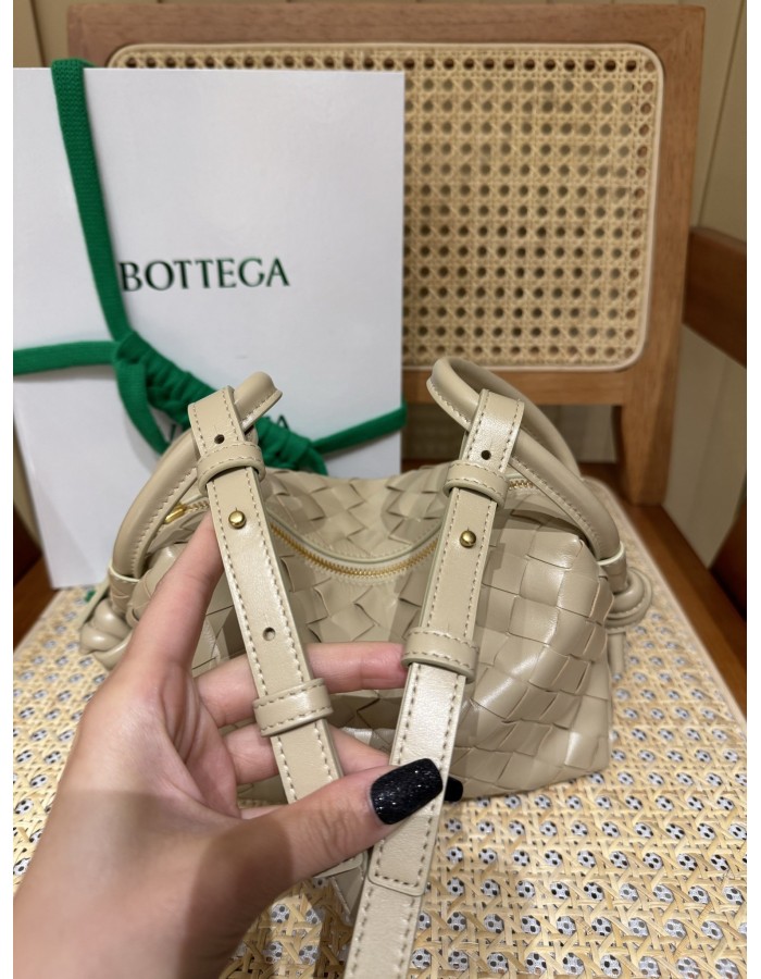 Loop top handle BOTTEGA VENETA