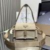 Borsa Prada Explore medium in Re-Nylon con pattina PRADA