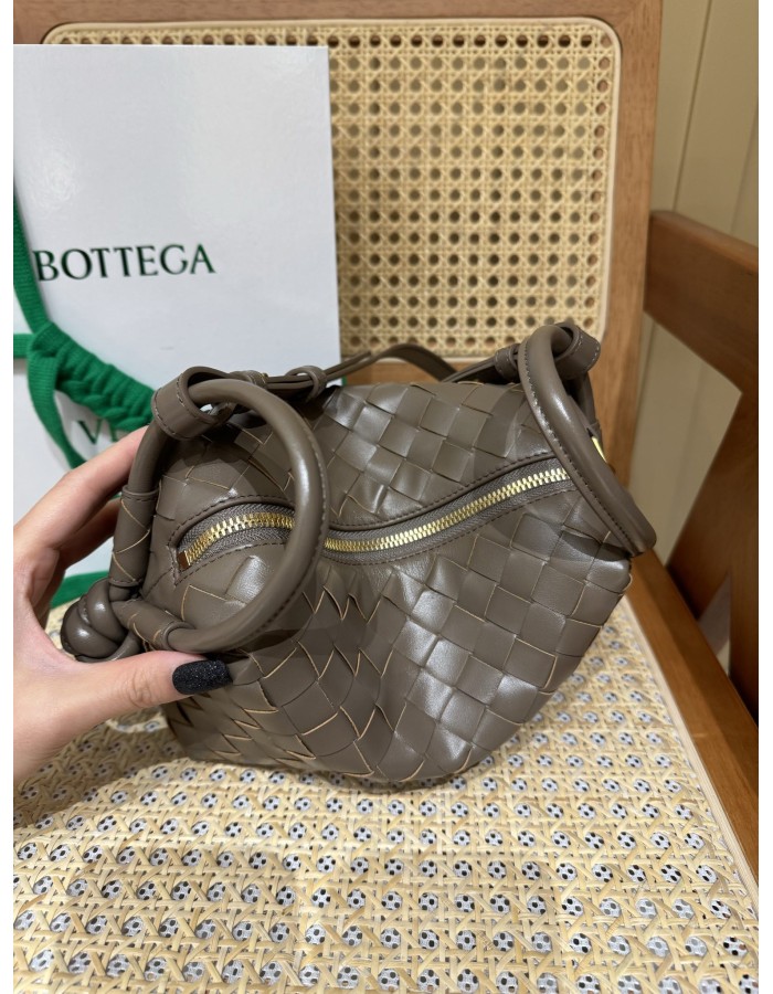 Loop top handle BOTTEGA VENETA