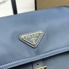 Borsa Prada Explore medium in Re-Nylon con pattina PRADA