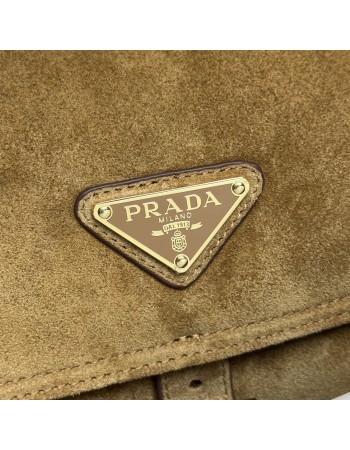 Borsa a spalla Prada Explore medium in pelle scamosciata PRADA