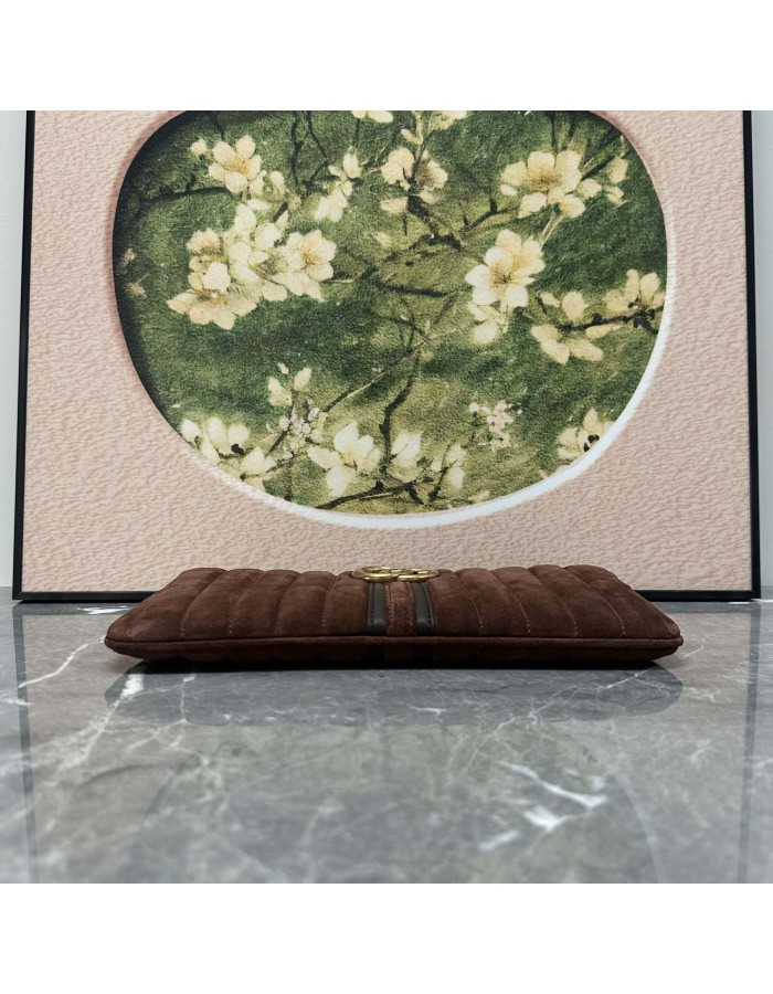 Pouch GG Marmont con cinturino GUCCI