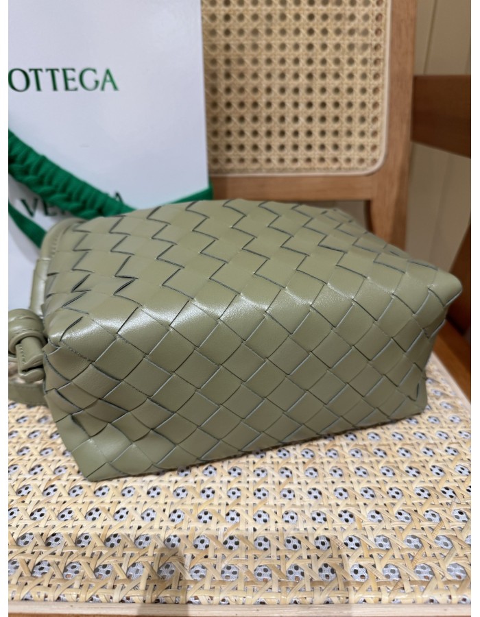 Loop top handle BOTTEGA VENETA