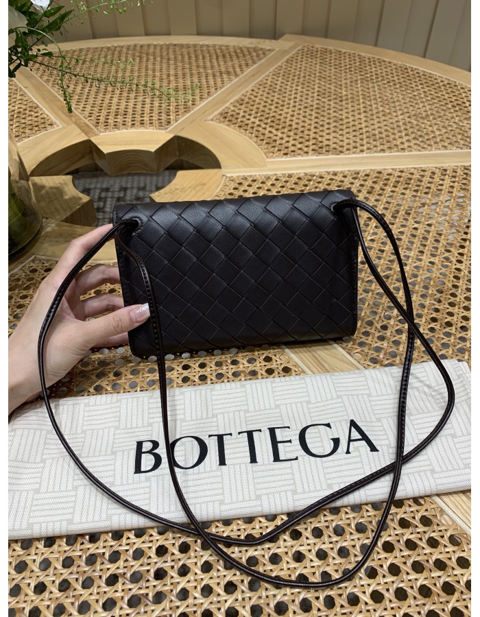 Pochette Andiamo a tracolla BOTTEGA VENETA