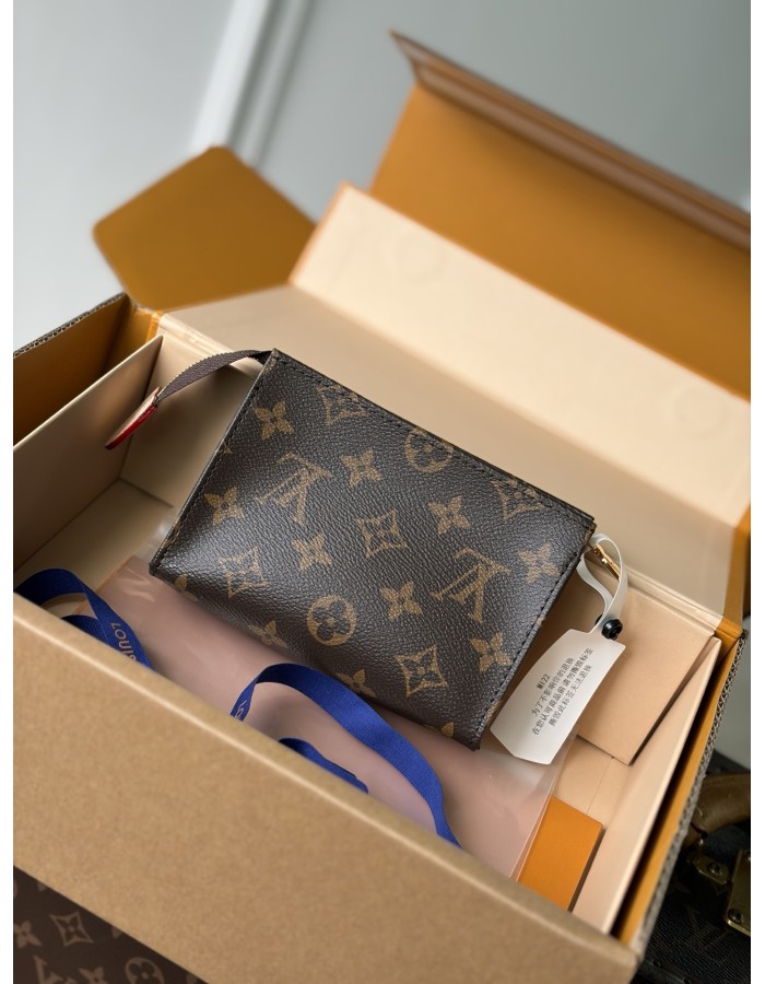 Trousse Toilette LOUIS VUITTON