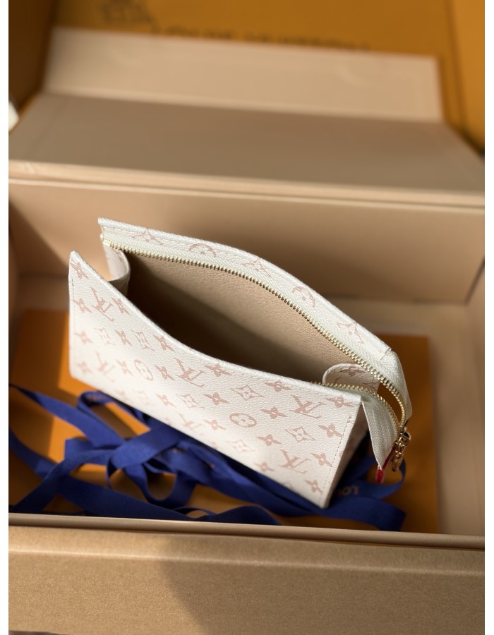 Trousse Toilette LOUIS VUITTON