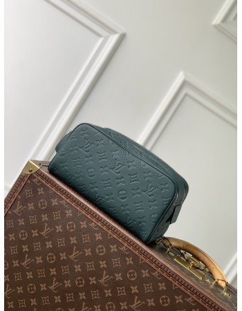 Trousse toilette Dopp Kit LOUIS VUITTON