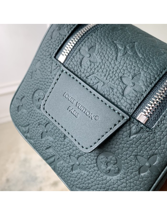 Trousse toilette Dopp Kit LOUIS VUITTON