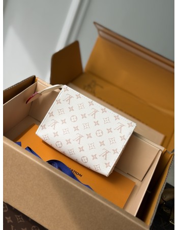 Trousse Toilette LOUIS VUITTON