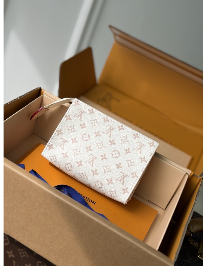 Trousse Toilette LOUIS VUITTON