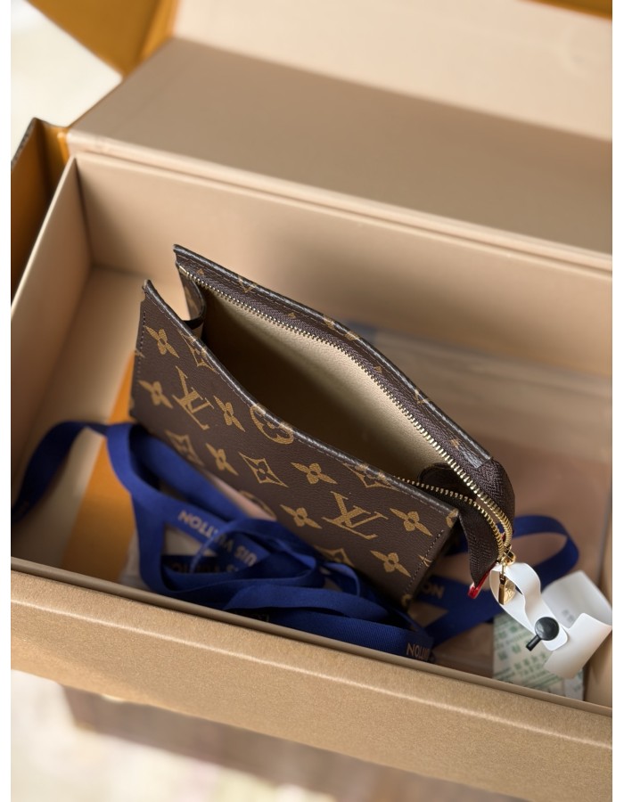 Trousse Toilette LOUIS VUITTON