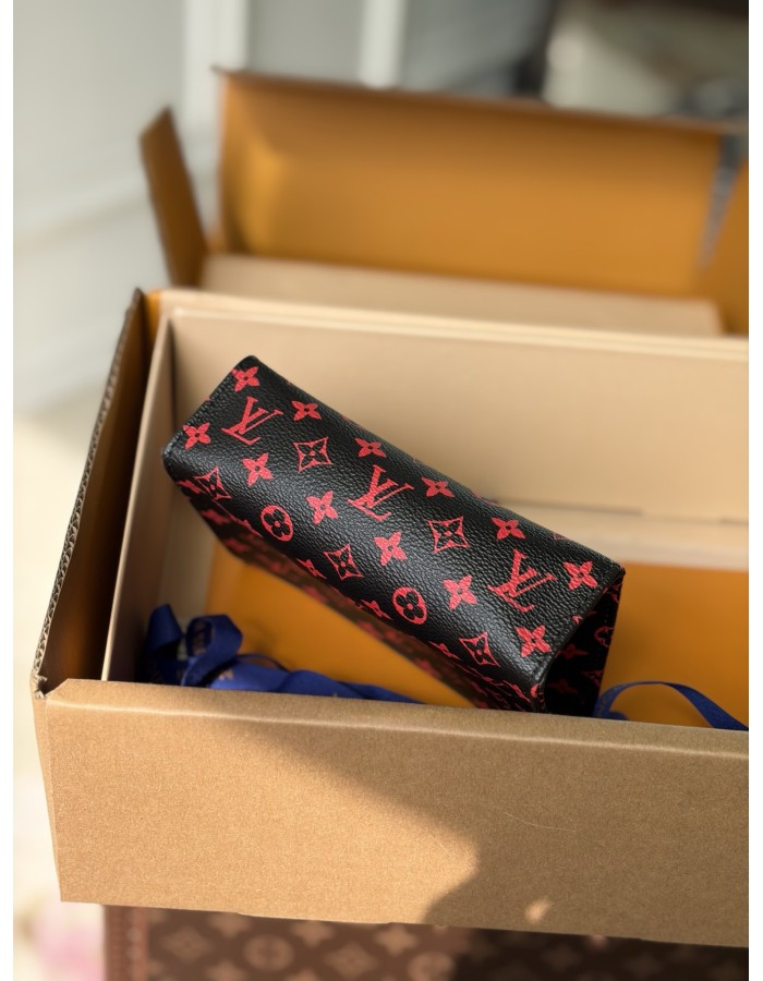 Trousse Toilette LOUIS VUITTON