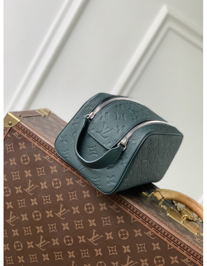 Trousse toilette Dopp Kit LOUIS VUITTON