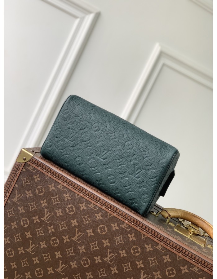 Trousse toilette Dopp Kit LOUIS VUITTON