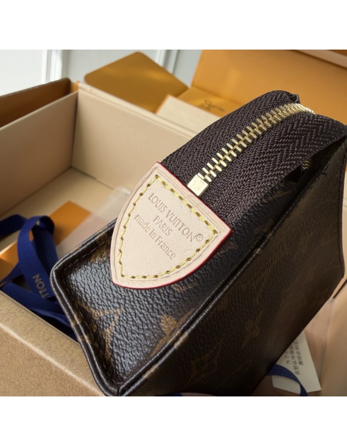 Trousse Toilette LOUIS VUITTON