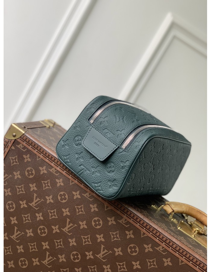 Trousse toilette Dopp Kit LOUIS VUITTON