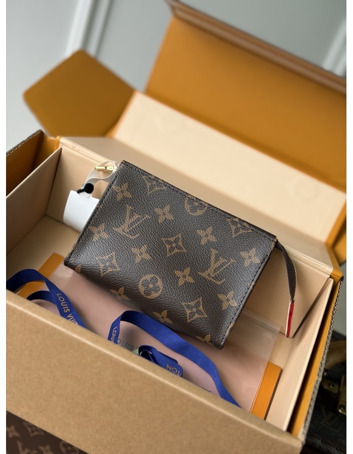 Trousse Toilette LOUIS VUITTON