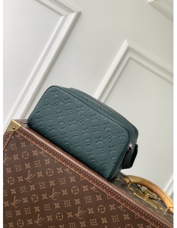 Trousse toilette Dopp Kit LOUIS VUITTON