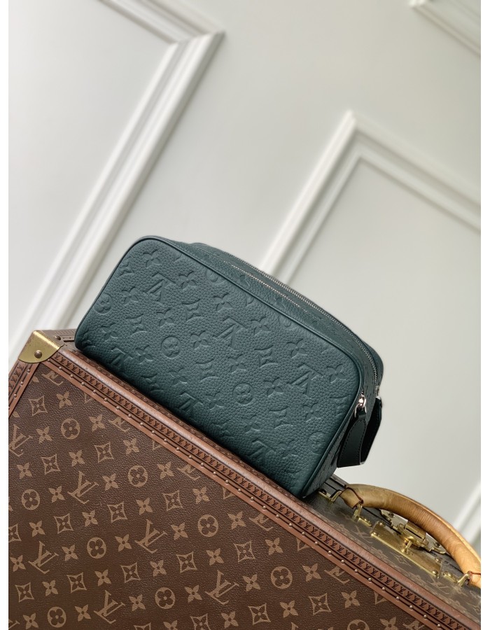 Trousse toilette Dopp Kit LOUIS VUITTON