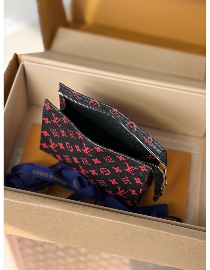 Trousse Toilette LOUIS VUITTON